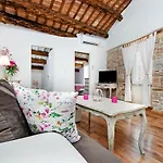 Casa Alek Apartment