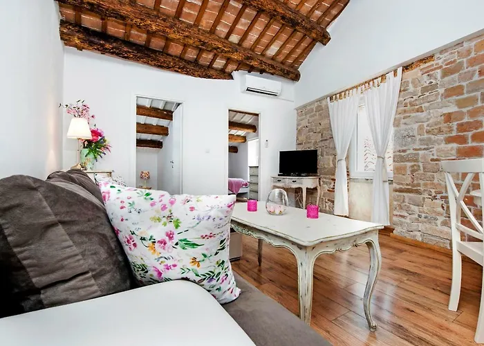 Casa Alek Apartment